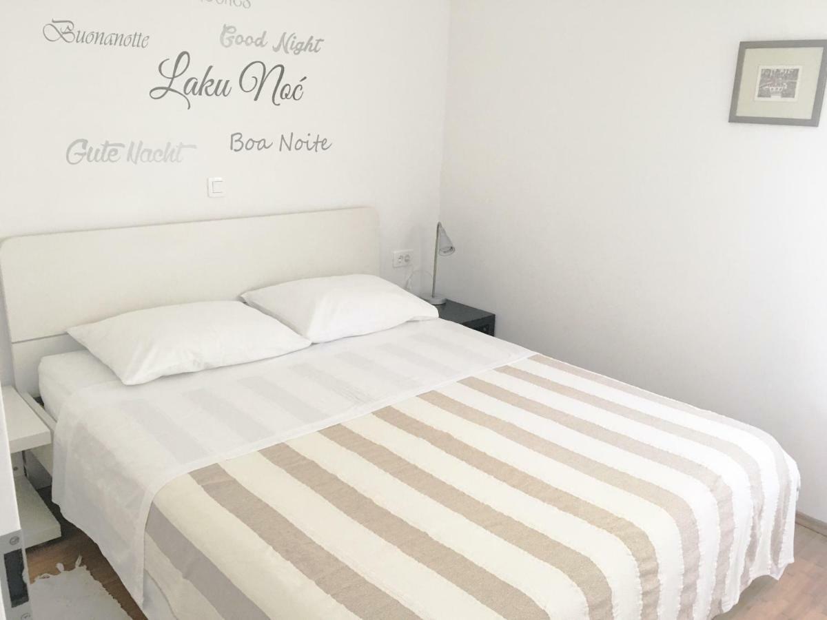 Apartment Sol - 5M From The Sea Drasnice Εξωτερικό φωτογραφία