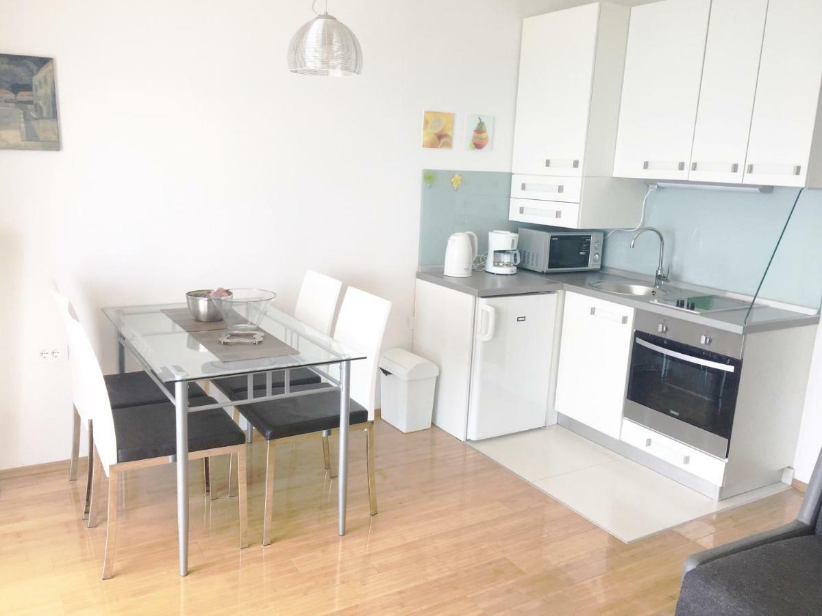 Apartment Sol - 5M From The Sea Drasnice Εξωτερικό φωτογραφία